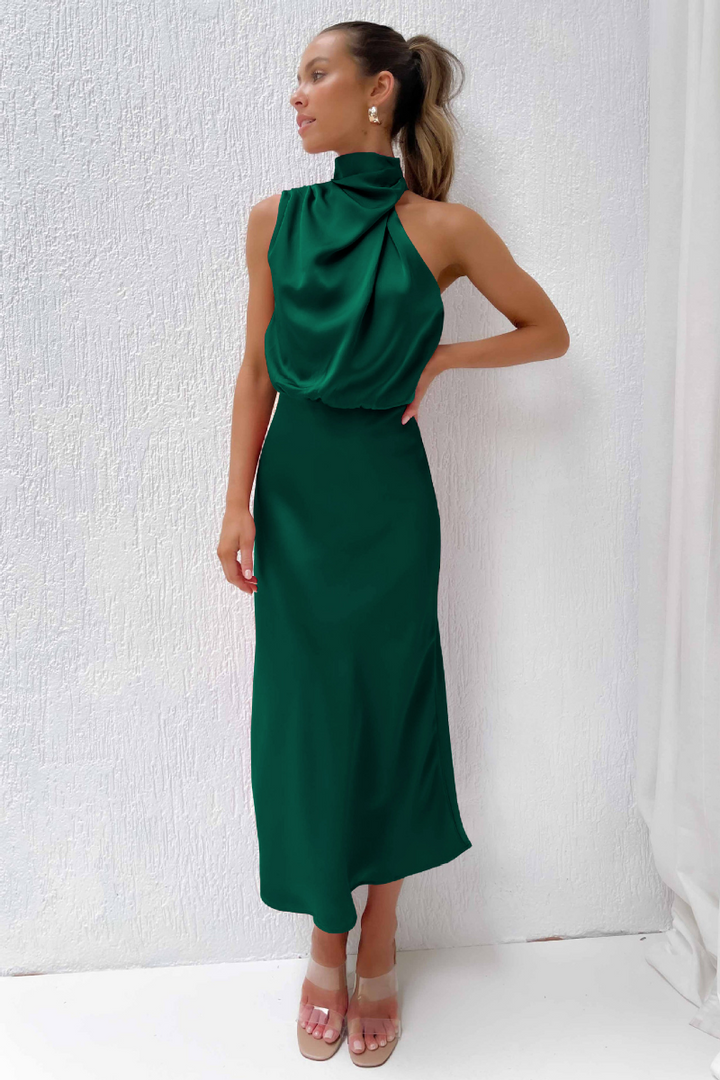 Stilla | Elegant Midi Kjole Med Asymmetrisk Rund Udsnit