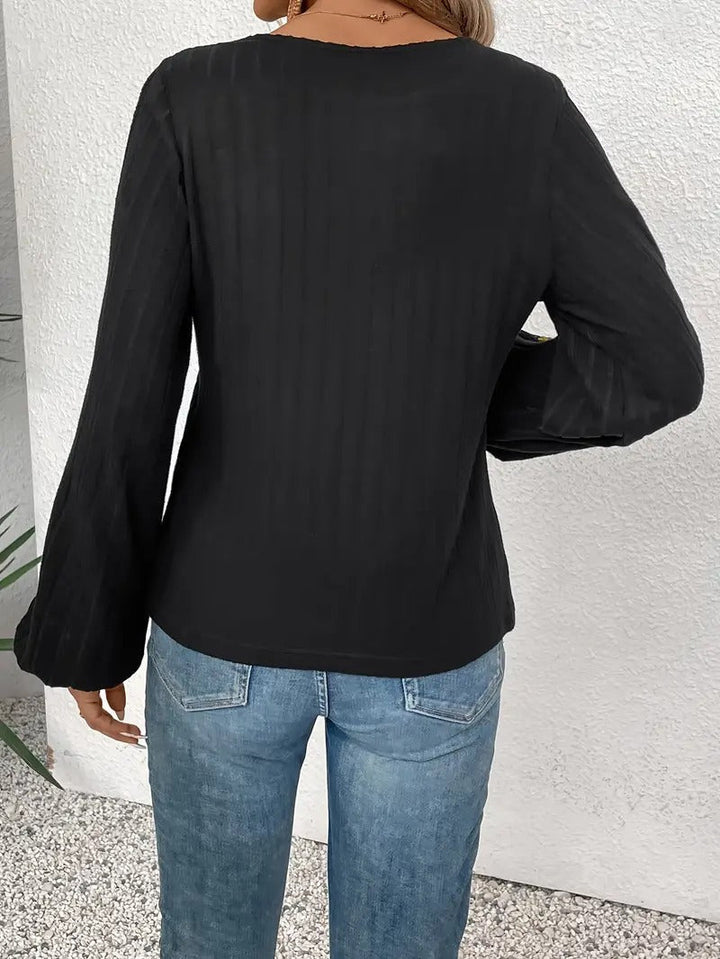Stilla | Besticket Bluse Med Lange Ærmer og Rund Halsudskæring