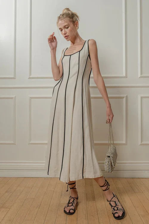 Stilla | Beige Midikjole Med Striber