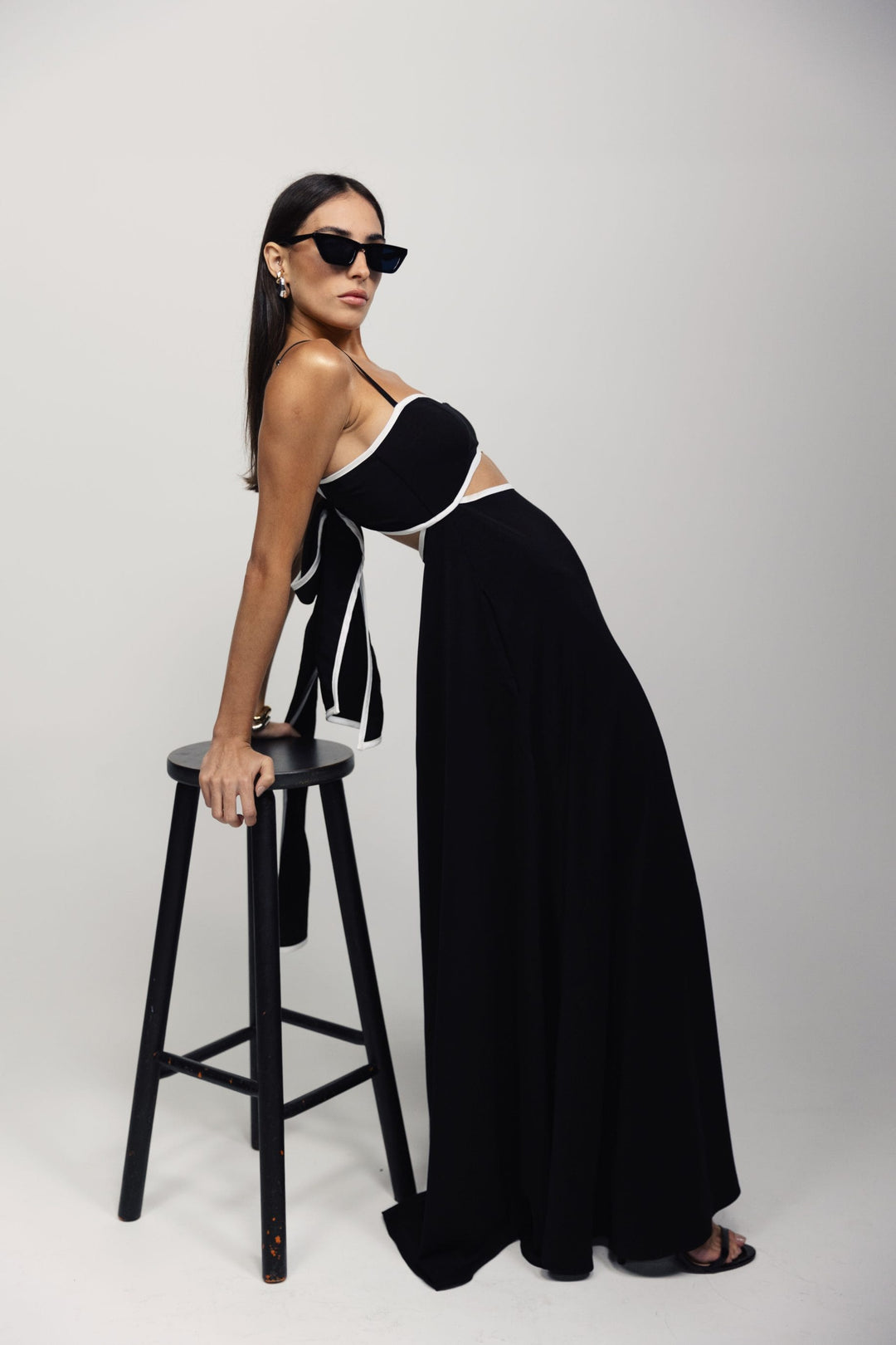 Stilla | Back Bow Maxi Kjole Sort