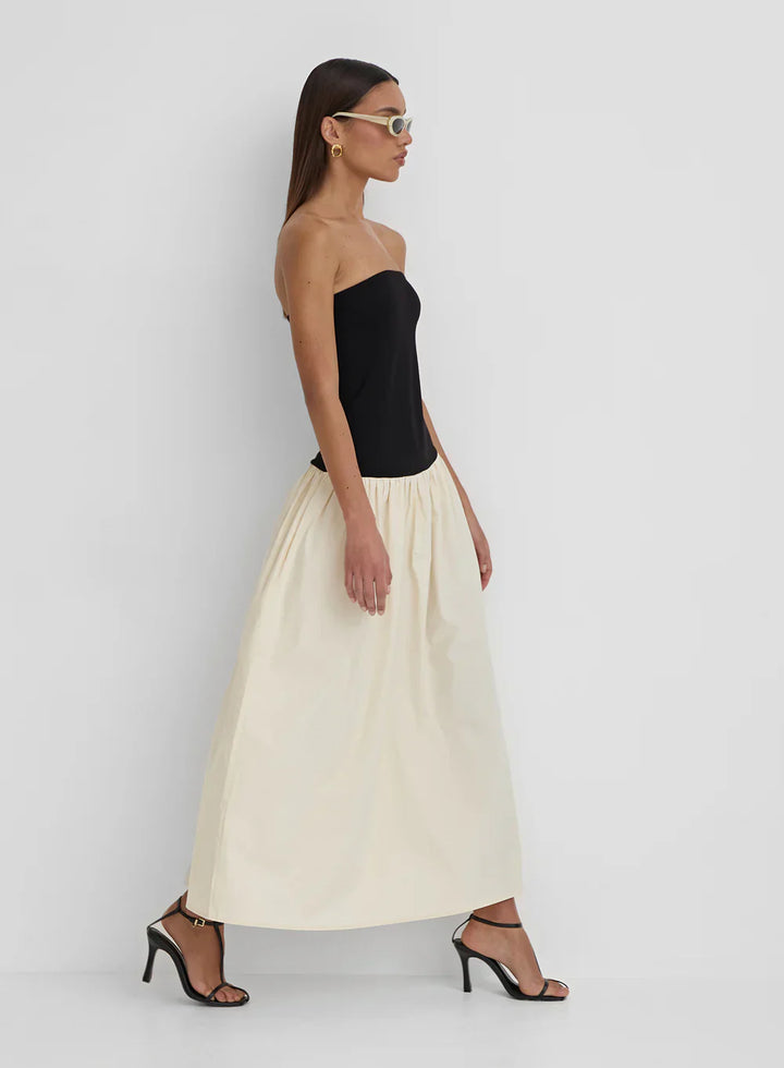 Stilla | Bandeau High Waist Maxikjole Sort Og Beige