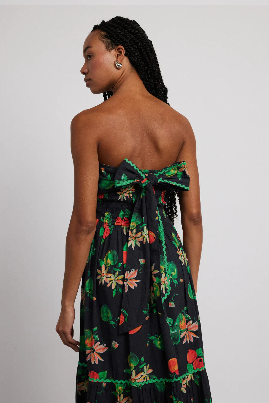 Stilla | Apple Print Midikjole Sort