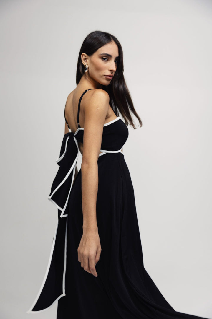 Stilla | Back Bow Maxi Kjole Sort