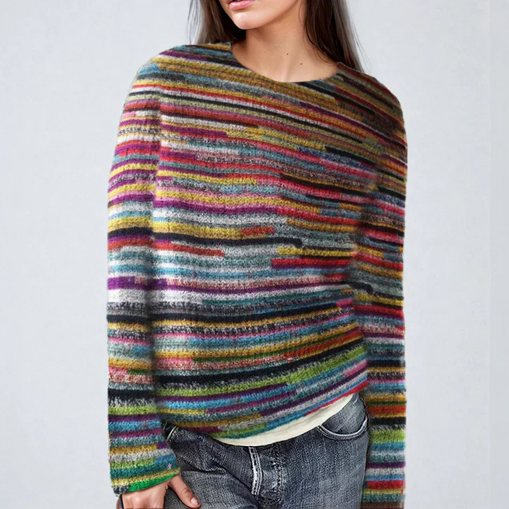 Stilla | Stribet strikket sweater til damer i moderne stil