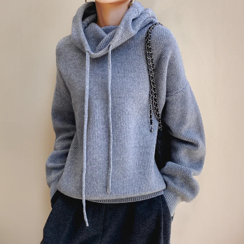 Stilla | Strikpullover med hætte Mysig