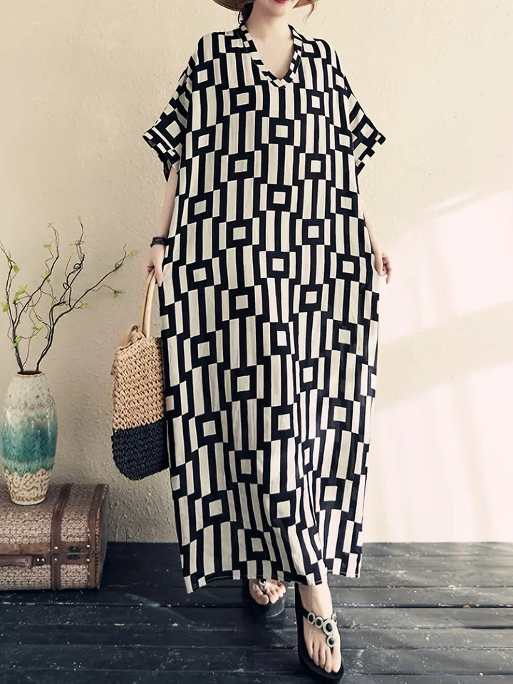 Stilla | Boho Chic Geometrisk Kaftan Sort Hvid Maxikjole Med V-Udskæring