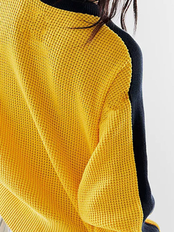 Stilla | Sweatshirt med kontrasterende rund halsudskæring i rib strik