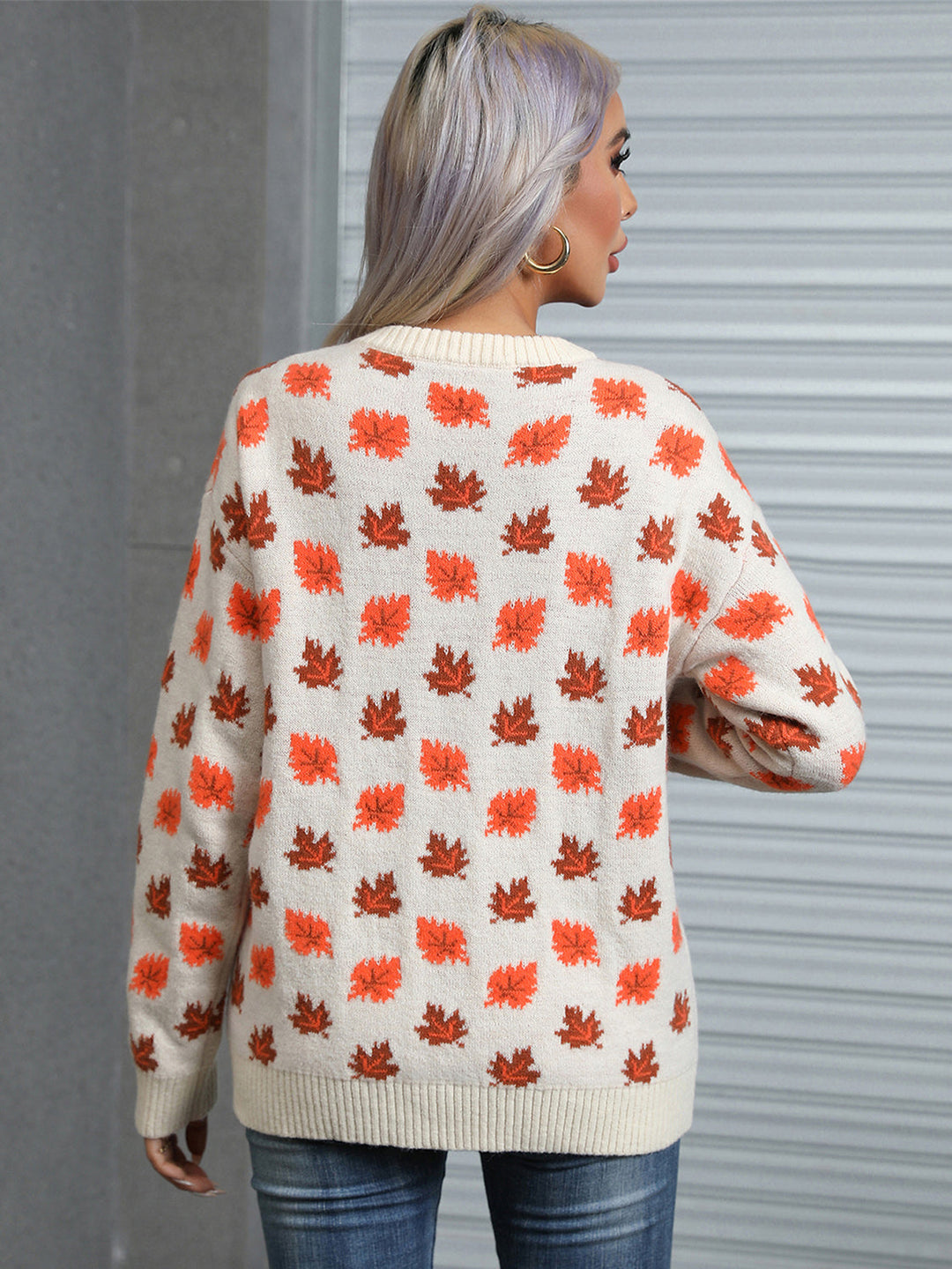 Stilla | Rundhals Pullover med Lange Ærmer og Ahornblad