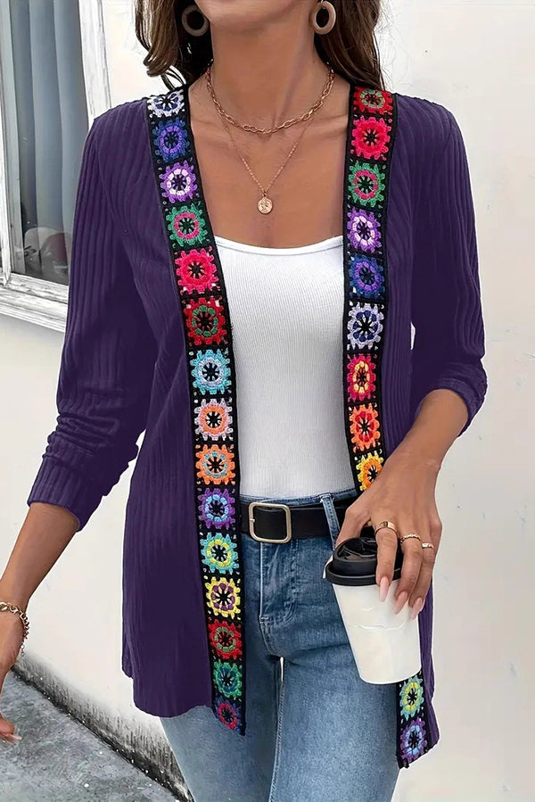 Stilla | Strikcardigan med blomsterkant og lange ærmer
