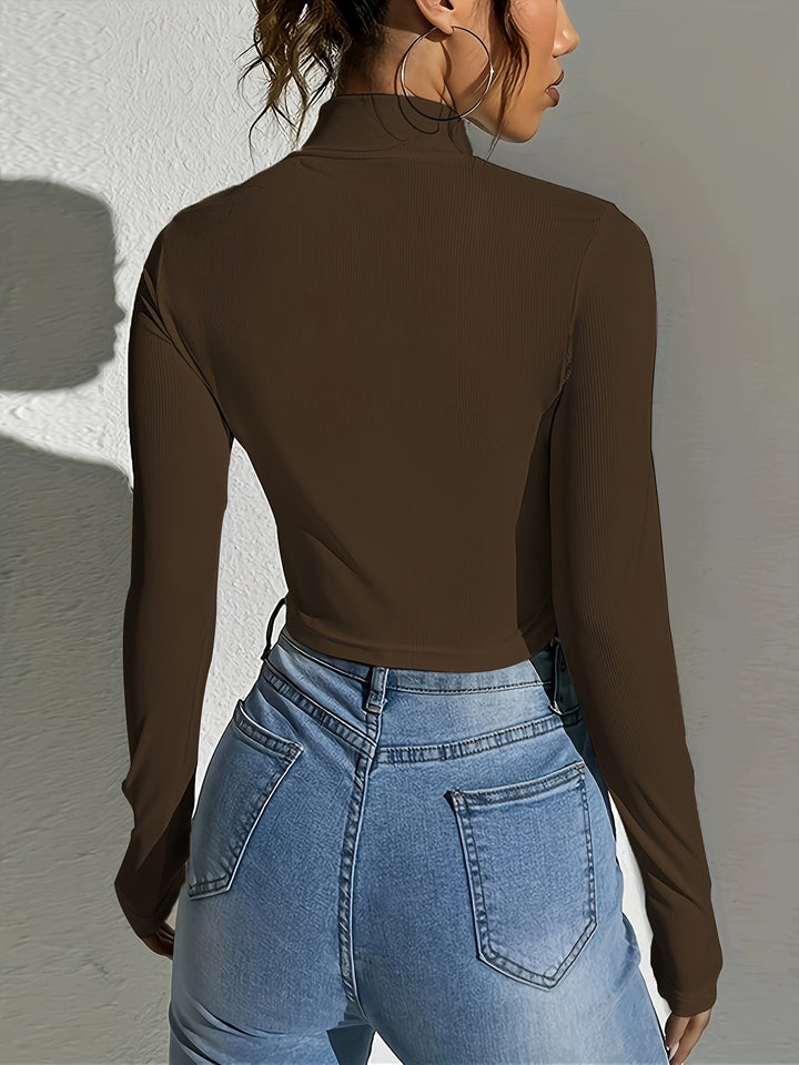 Stilla | Ribbet Cropped T-shirt Med Lynlås Foran