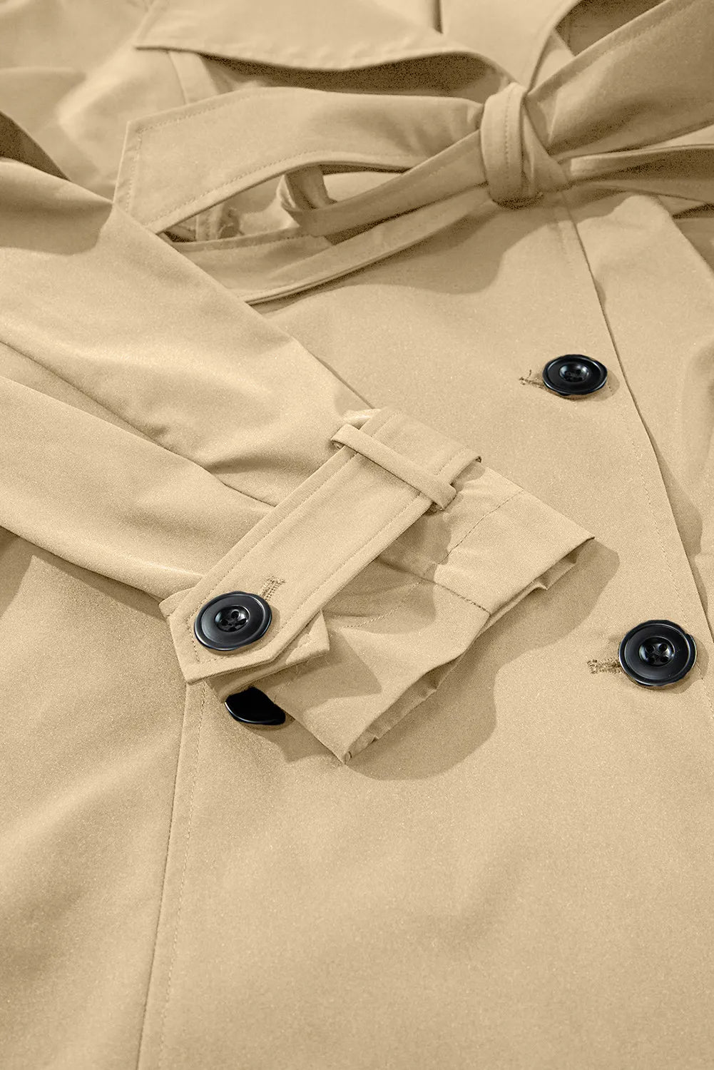 Stilla | Trenchcoat Med Lange Ærmer, Krave og Bindebelt Samt Knapper