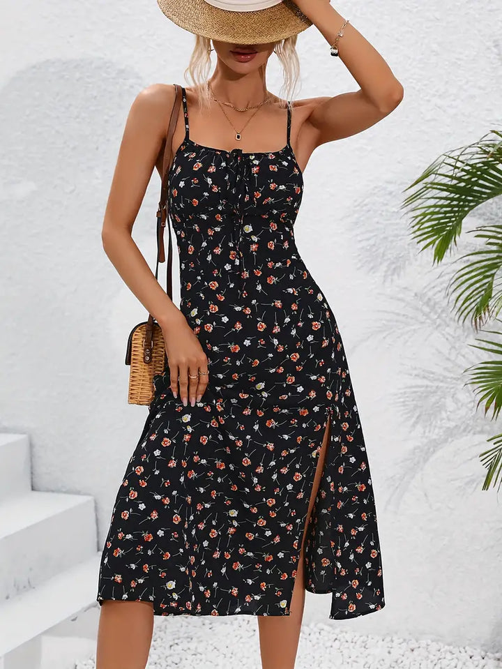 Stilla | Sort Sommer Maxi Kjole Med Elegant Slids Og Spaghetti Stropper