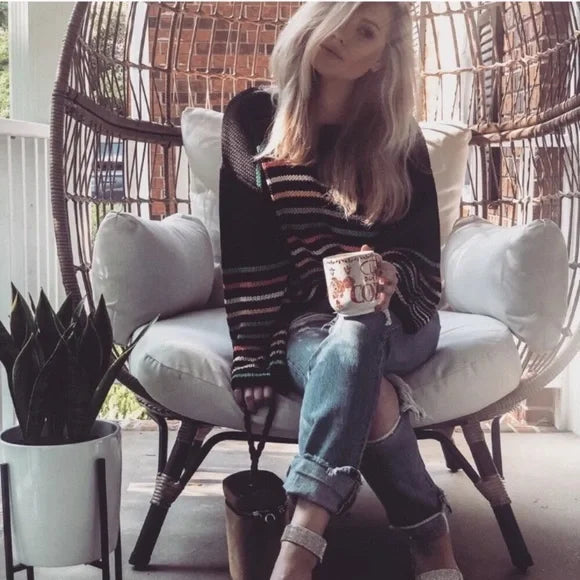 Stilla | stribet V-hals strikpullover til casual-chic looks