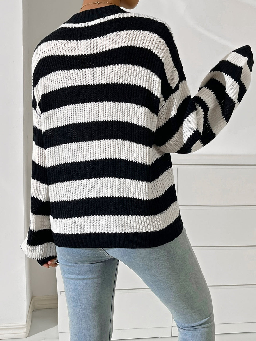 Stilla | Pullover med Rundhals og Lange Ærmer i Honningfarvet Stribet