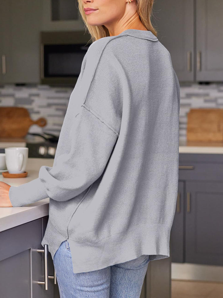 Stilla | Rundhals Pullover med Slids og Faldende Skuldre