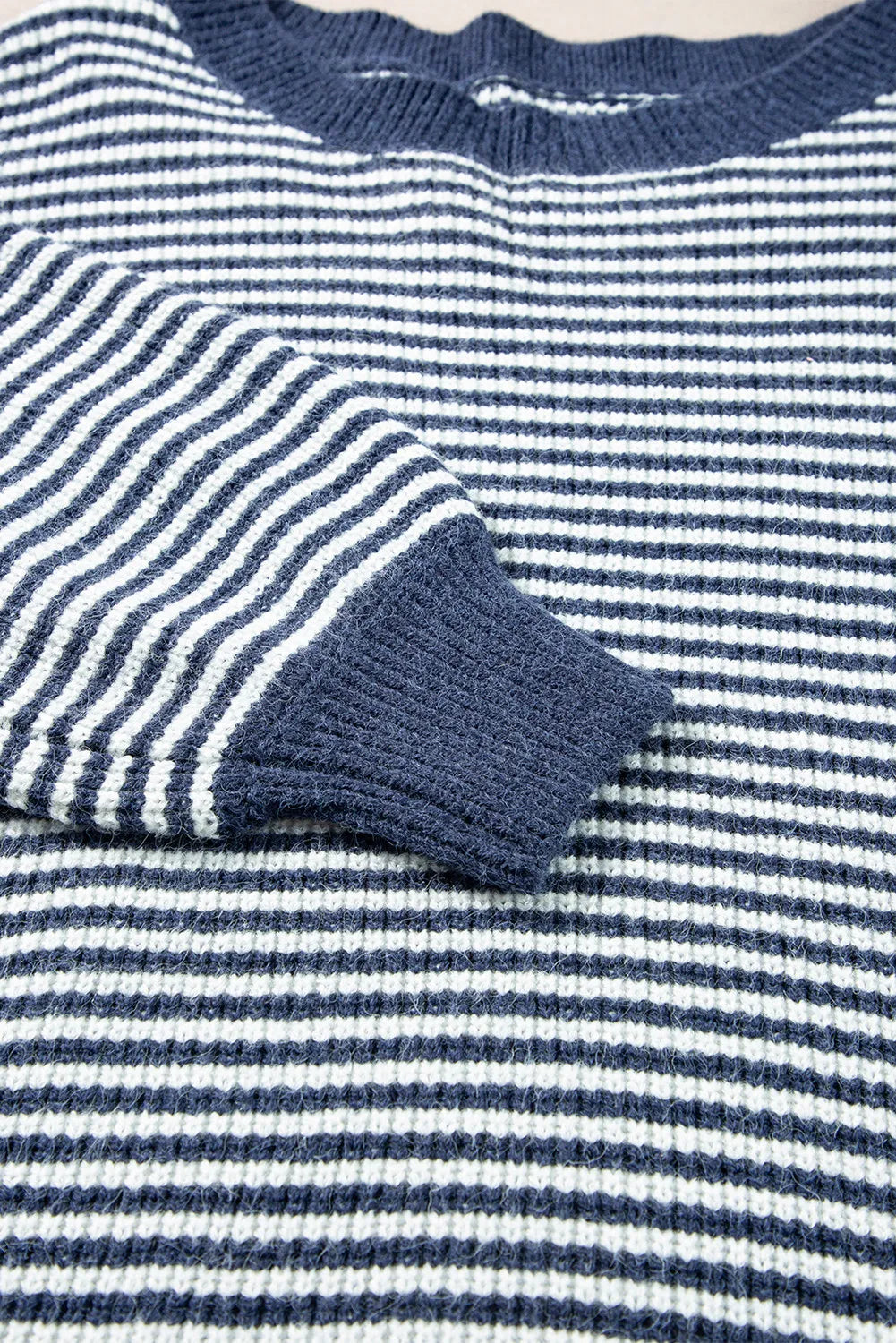Stilla | Stribet Pullover Med Rund Halsudskæring og Faldende Skuldre