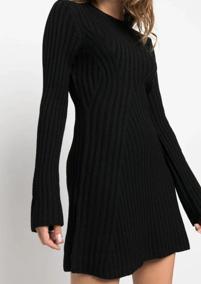 Stilla | Kort strikkjole med smart stil
