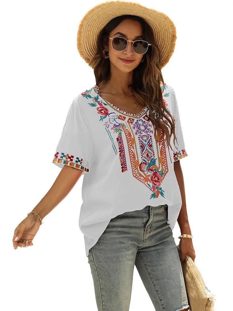 Stilla | Broderet Slim Fit Bluse