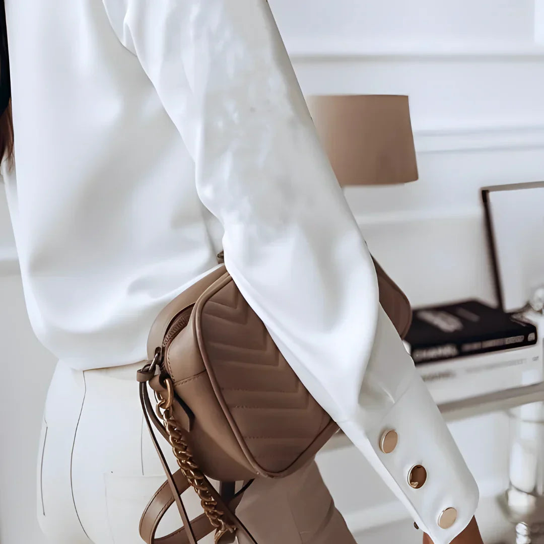 Stilla | Bluse med unikke knapper til damer