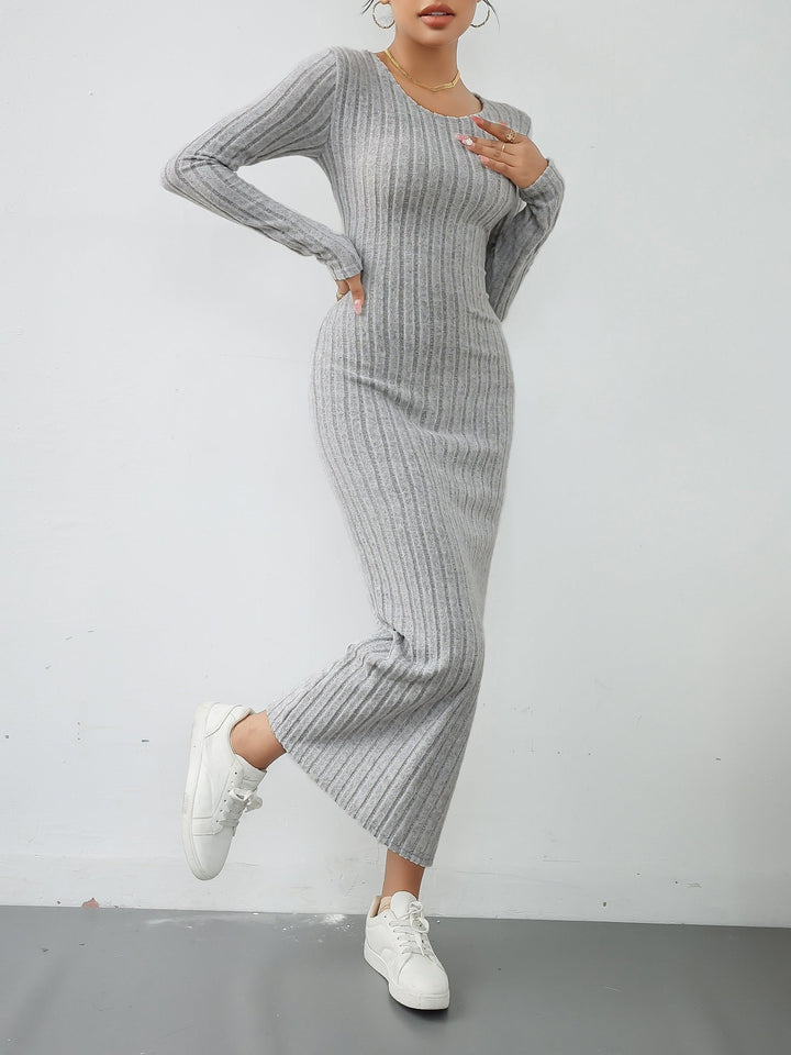 Stilla | Elegante Grå Rib Kjole Med Slids