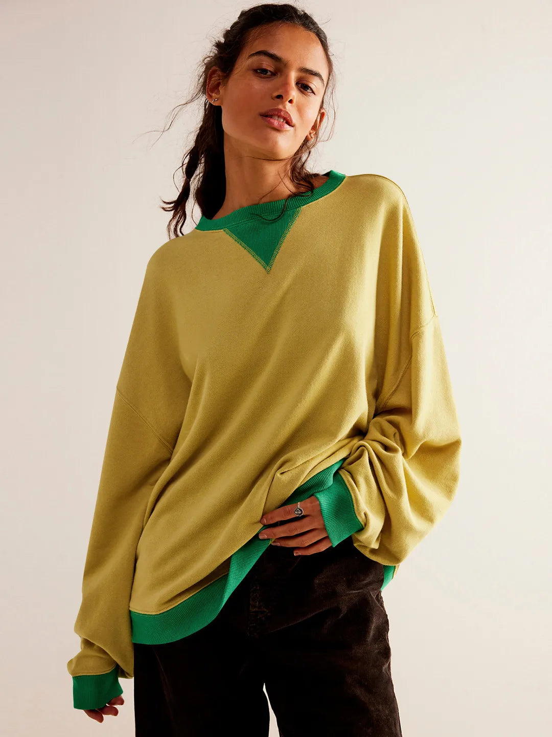 Stilla | Farverig Sweatshirt Med Lækre Lanterneærmer