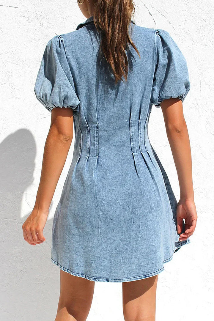 Stilla | Regulære Denim Kjoler Med Korte Ærmer og Omslået Krave Med Ensfarvet, Blødt og Elegant Lynlås