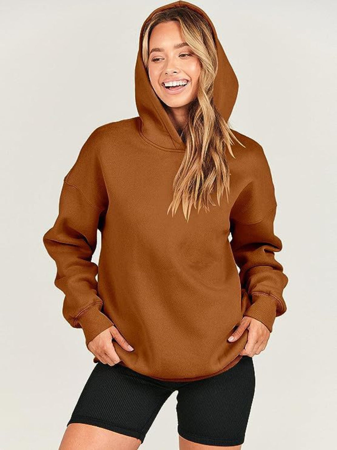 Stilla | Sweatshirt med lange ærmer og faldende skuldre