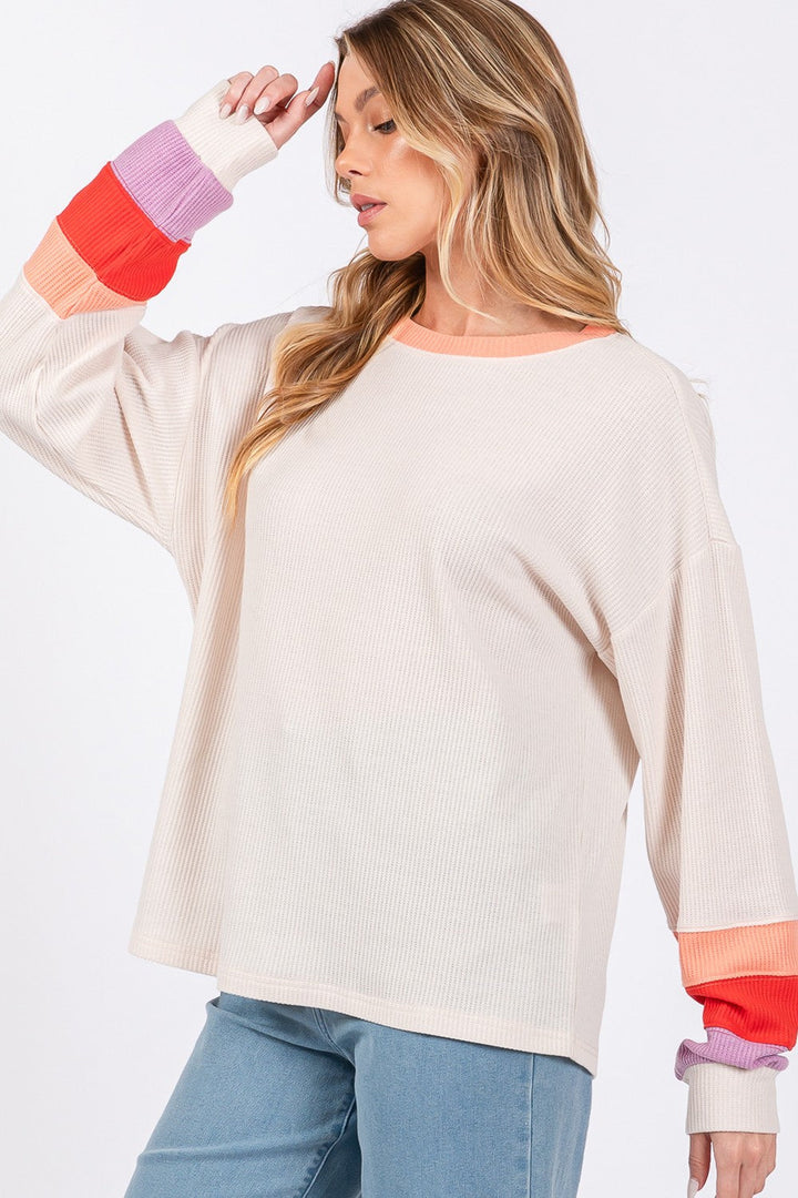 Stilla | T-shirt og struktureret netstof i blokfarver