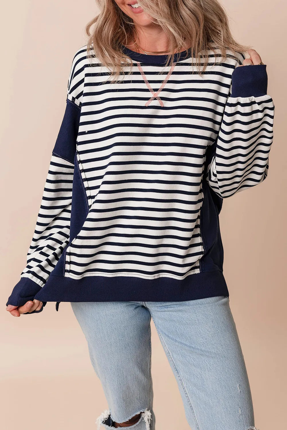 Stilla | Sweatshirt med stribet rund halsudskæring og lange ærmer