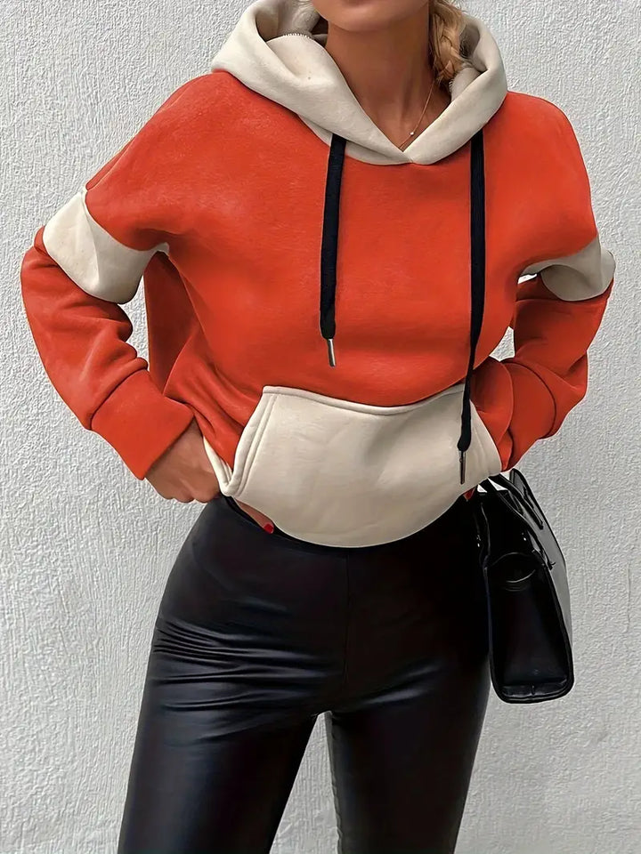Stilla | Moderne bomulds hoodie med farveblokering-design