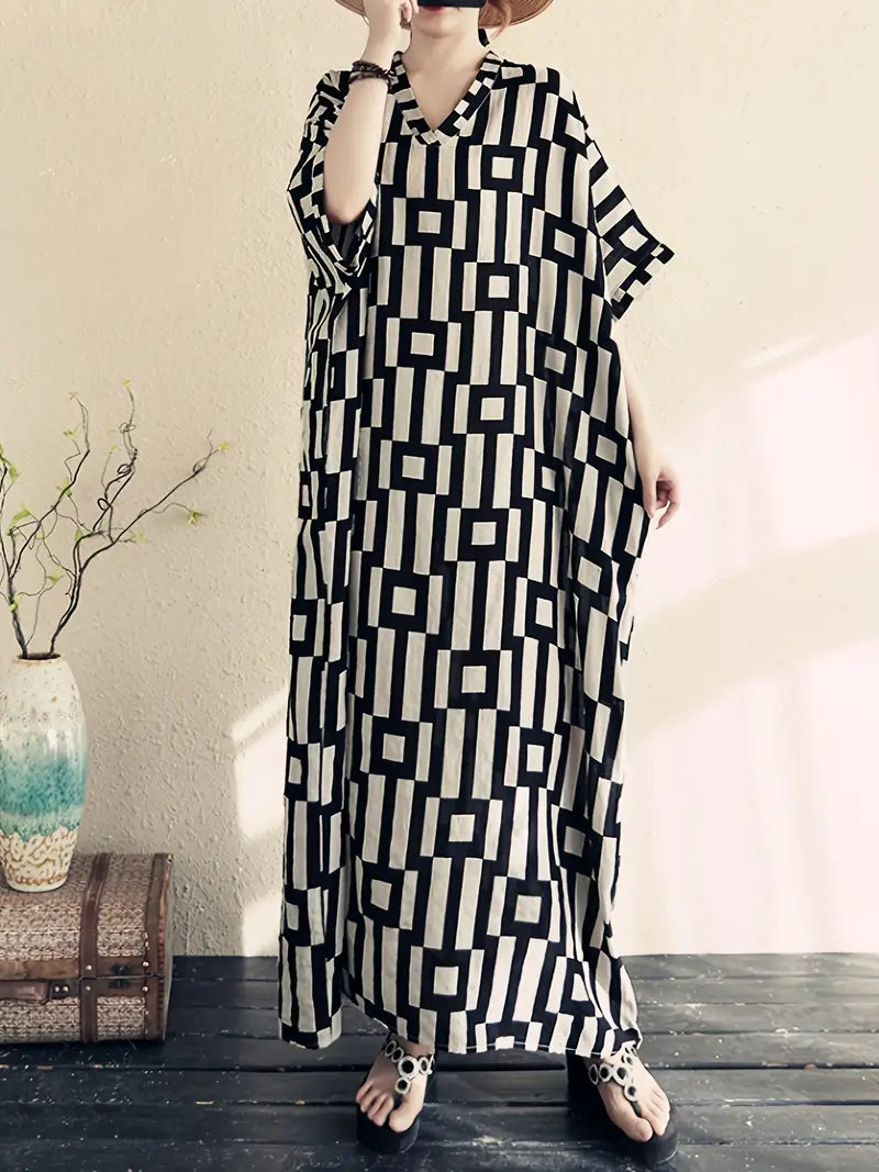 Stilla | Boho Chic Geometrisk Kaftan Sort Hvid Maxikjole Med V-Udskæring