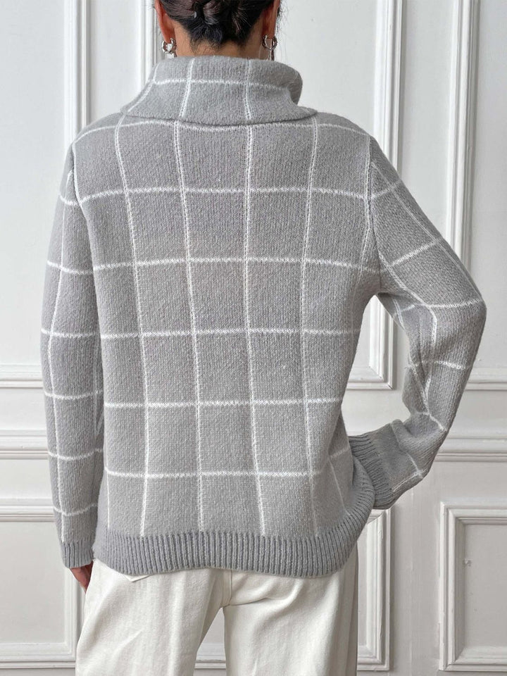 Stilla | Pullover med høj hals og lange ærmer med hjerteformet ternet mønster