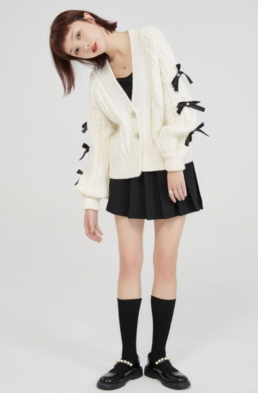 Stilla | Cardigan med Bue Detaljer