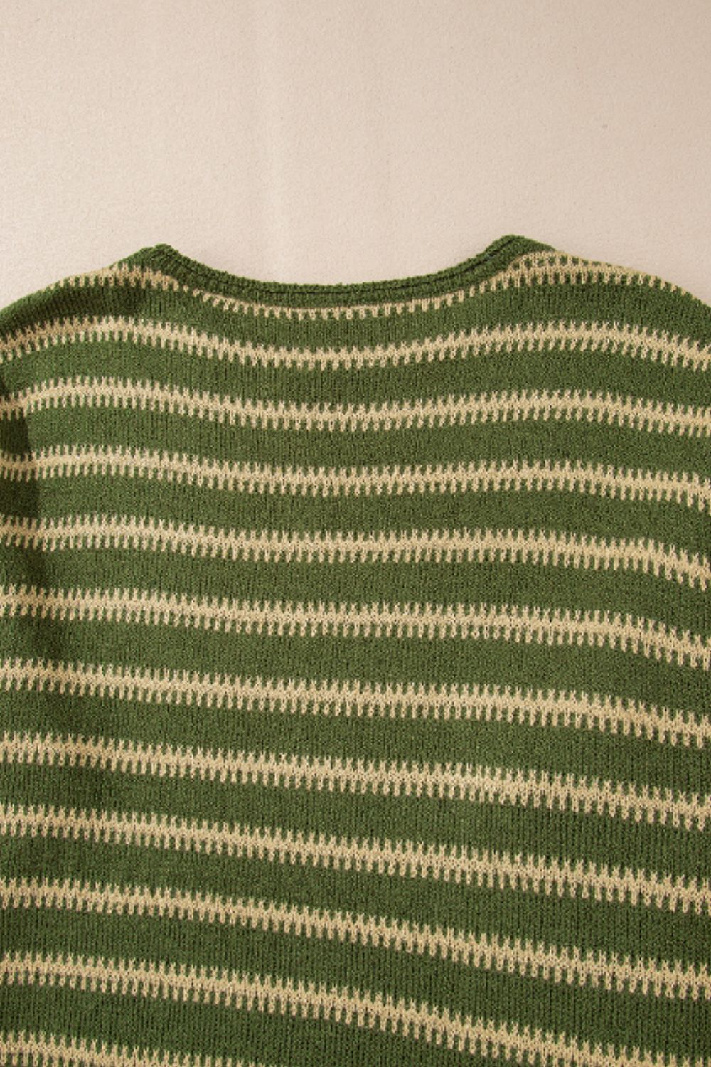 Stilla | Stribet Sweater Med Rund Halsudskæring og Faldende Skuldre