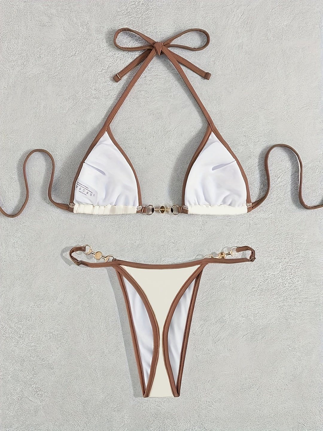 Stilla | Seksede to Delte Trekantet Bikini Til Kvinder V-Hals, Metal Dekorationer, Uden Ryg
