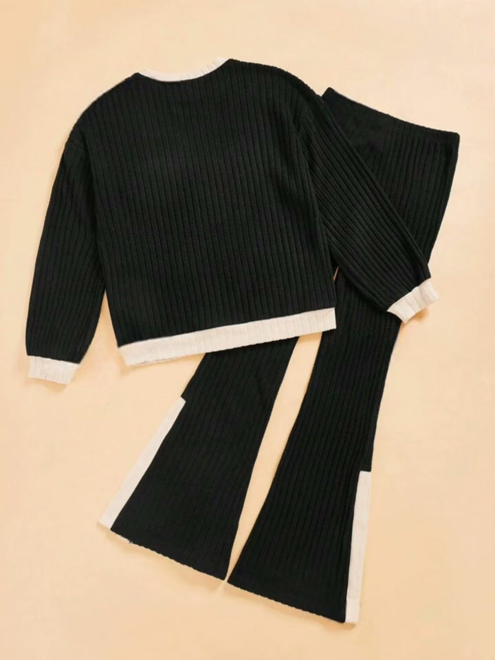 Stilla | Langærmet top og kontrastfarvet bootcut bukser med rund halsudskæring
