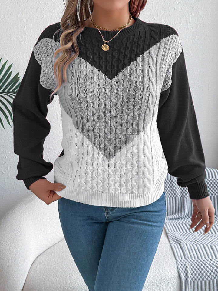 Stilla | Pullover med kontrasterende lange ærmer og rund hals