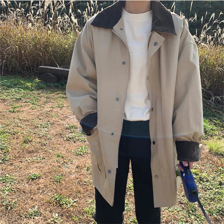 Stilla | Damers Vintage-Stil Jakke med Ombukket Krave og Store Lommer