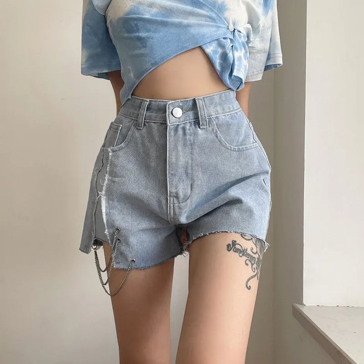 Stilla | Jeans-shorts med høj talje og kæde