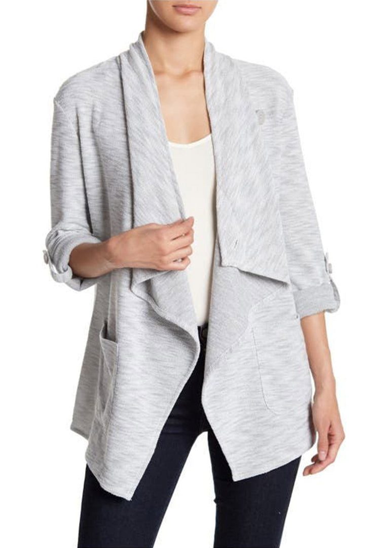 Stilla | Elegant strikjakke med draperet forside