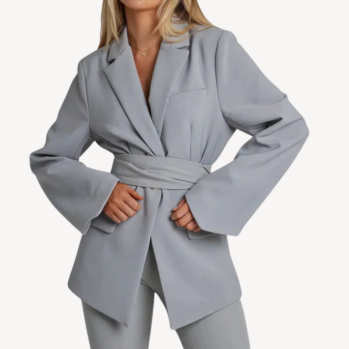 Stilla | Damernes bælte-blazer – Elegant jakkesæt jakke