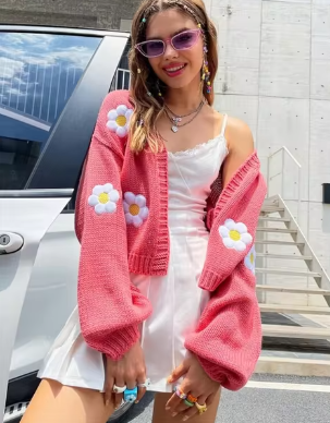 Stilla | Cardigan med stor blomster broderi