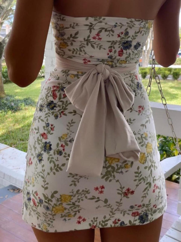 Stilla | Elegant blomsteretui kjole