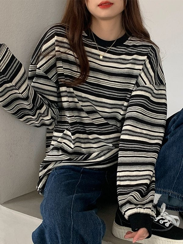 Stilla | Oversized Pullover med Rund Halsudskæring og Striber