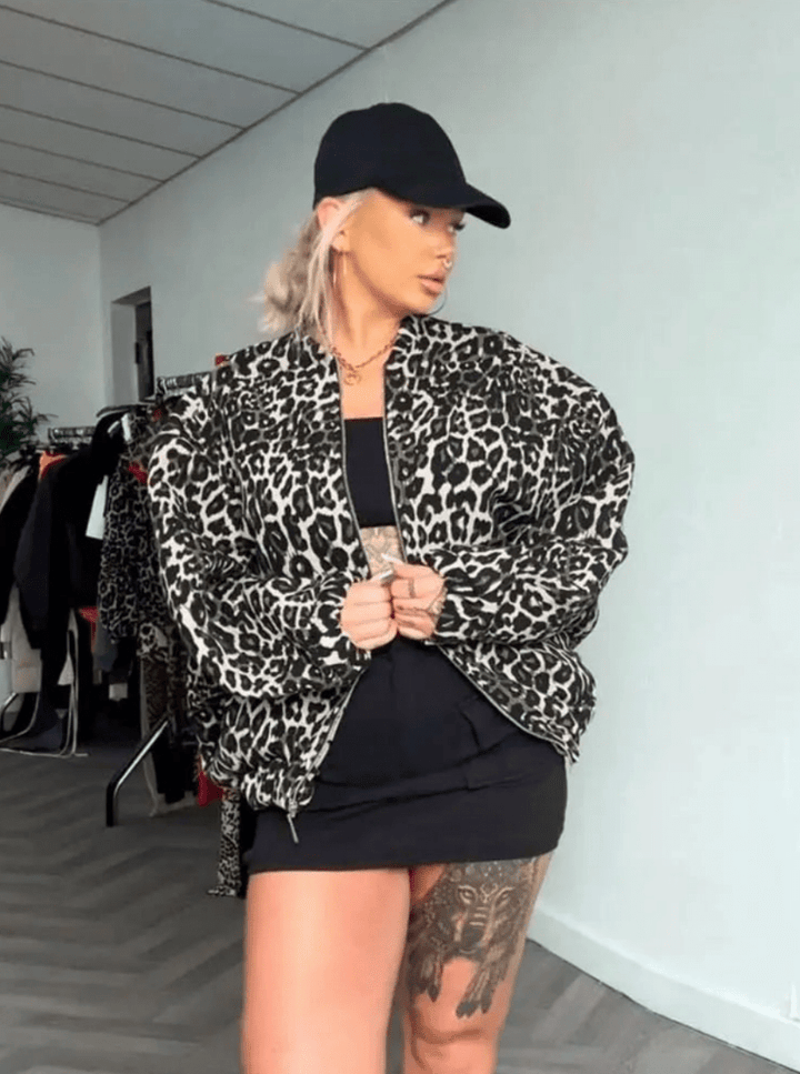 Stilla | Dame Leopard Jakke Trendy & Behagelig