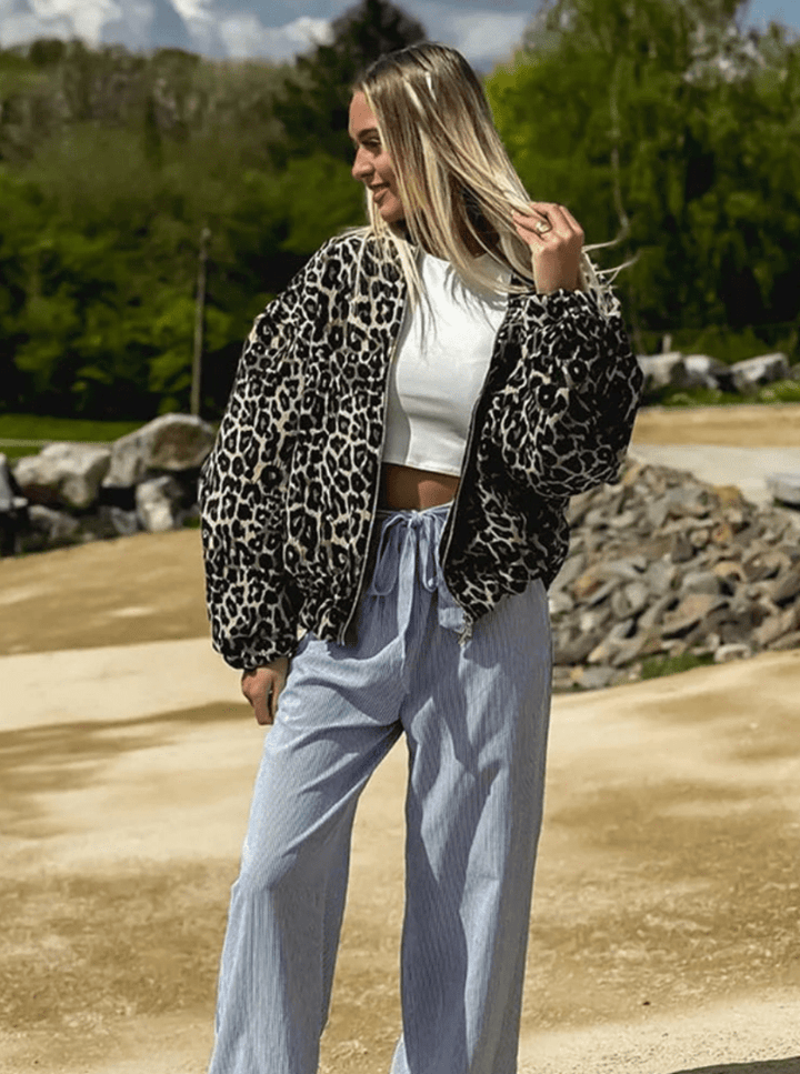 Stilla | Dame Leopard Jakke Trendy & Behagelig
