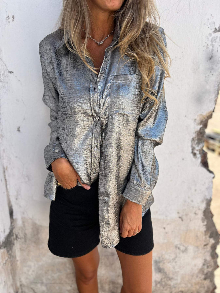 Stilla | Elegant Glinsende Metaliseret Bluse Med Drapering