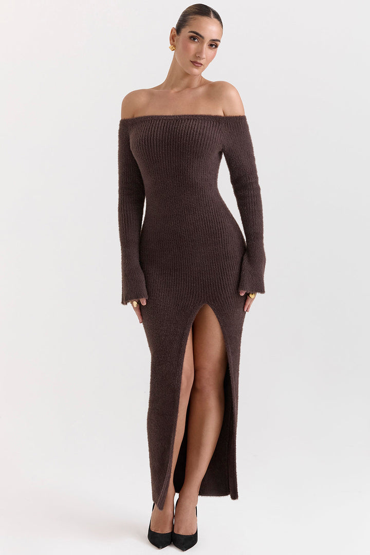Stilla | Espresso Strikket Off Shoulder Kjole