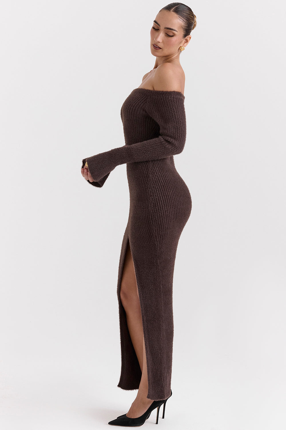 Stilla | Espresso Strikket Off Shoulder Kjole