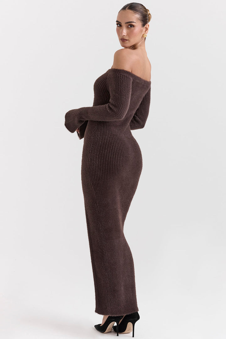 Stilla | Espresso Strikket Off Shoulder Kjole